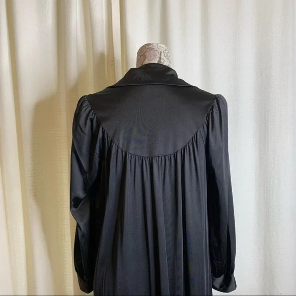 Vanity Fair Vintage Black Gown small. Long sleeve, belted, collared front zipper - Picture 4 of 13